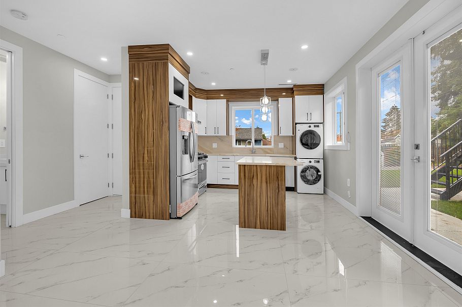 4325 Kamloops Street Vancouver, BC - 7