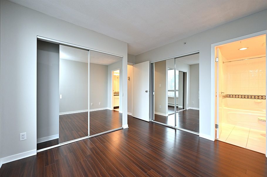 2002 1201 Marinaside Crescent Vancouver, BC - 18