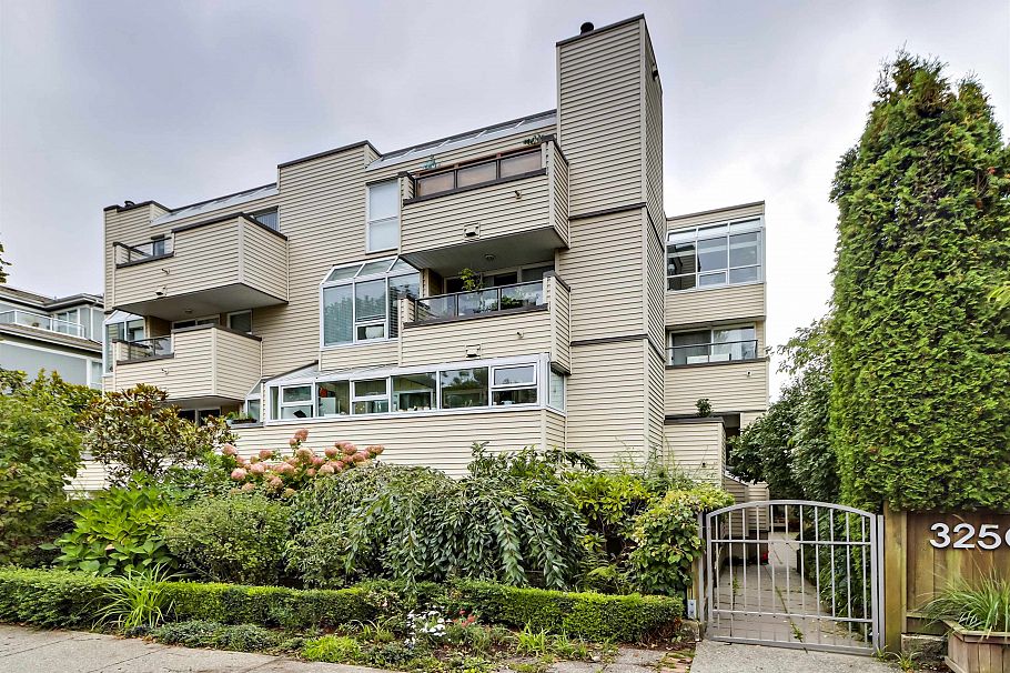8 3250 W 4th Avenue Vancouver, BC - 1