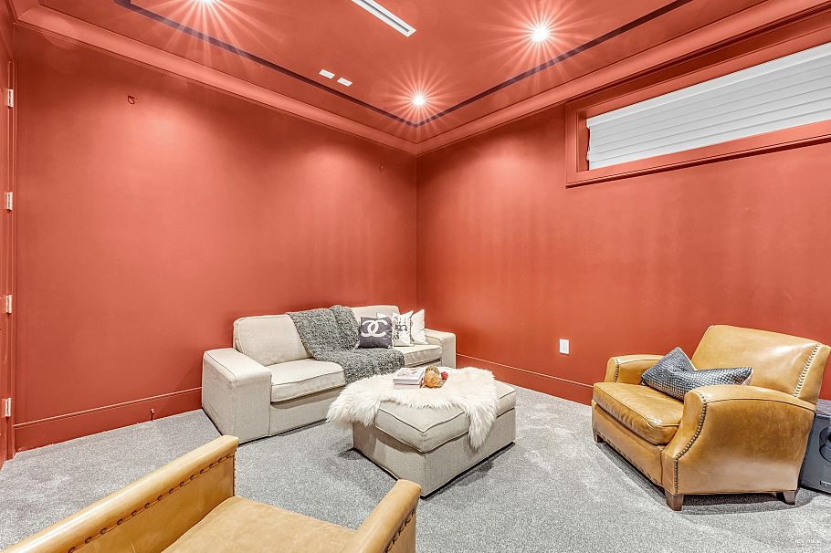 4112 W 11th Avenue Vancouver, BC - 24