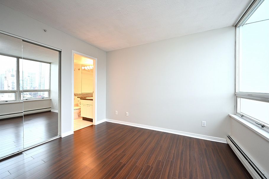 2002 1201 Marinaside Crescent Vancouver, BC - 19