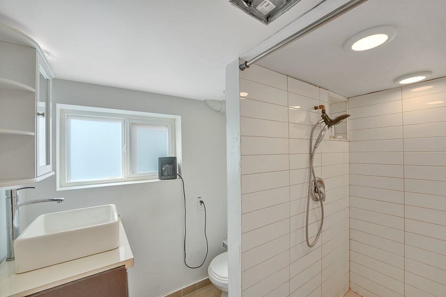 2150 Nanaimo Street Vancouver, BC - 30