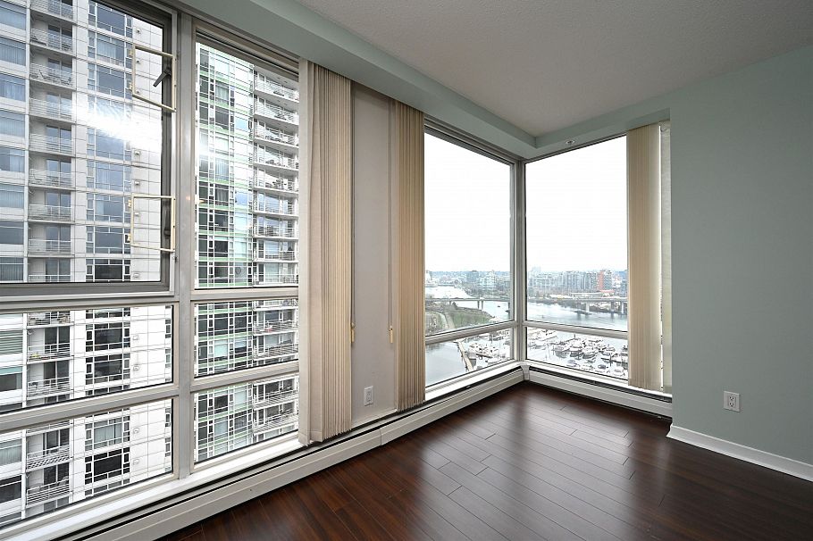 2002 1201 Marinaside Crescent Vancouver, BC - 10