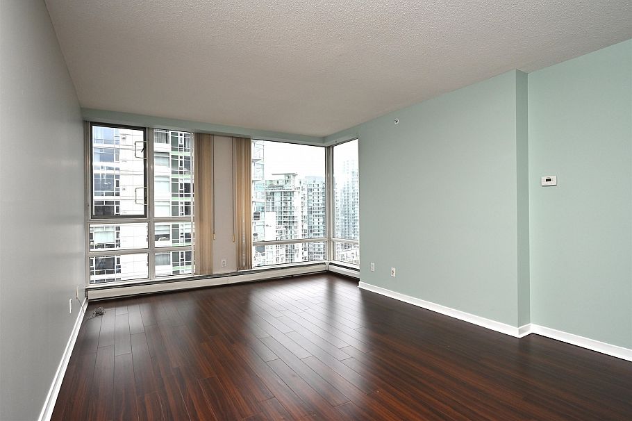 2002 1201 Marinaside Crescent Vancouver, BC - 9