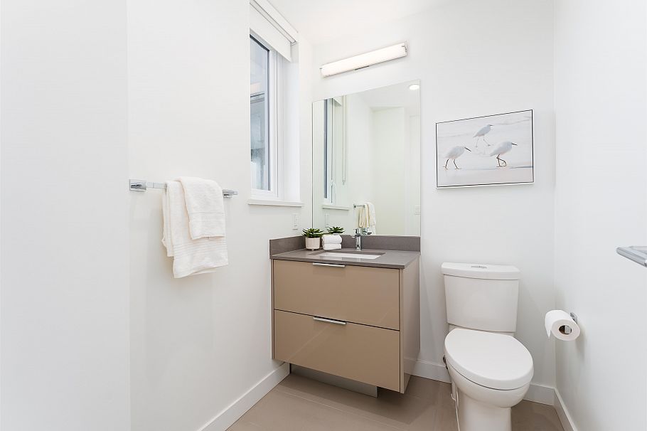 314 1471 Hunter Street North Vancouver, BC - 17