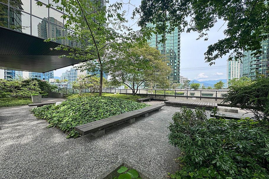 409 1333 W Georgia Street Vancouver, BC - 20