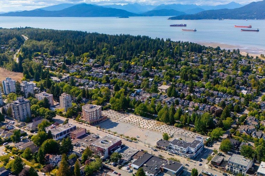 4579 W 11th Avenue Vancouver, BC - 23