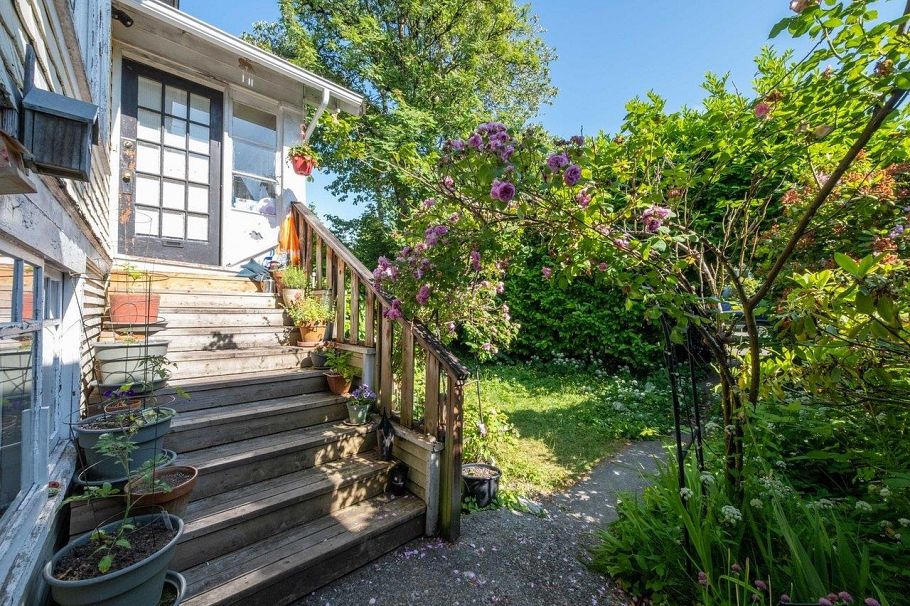 4579 W 11th Avenue Vancouver, BC - 3