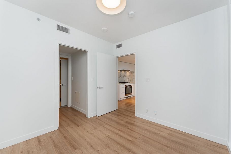 1202 1500 Fern Street North Vancouver, BC - 16