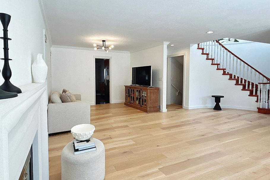 1611 E 57th Avenue Vancouver, BC - 3