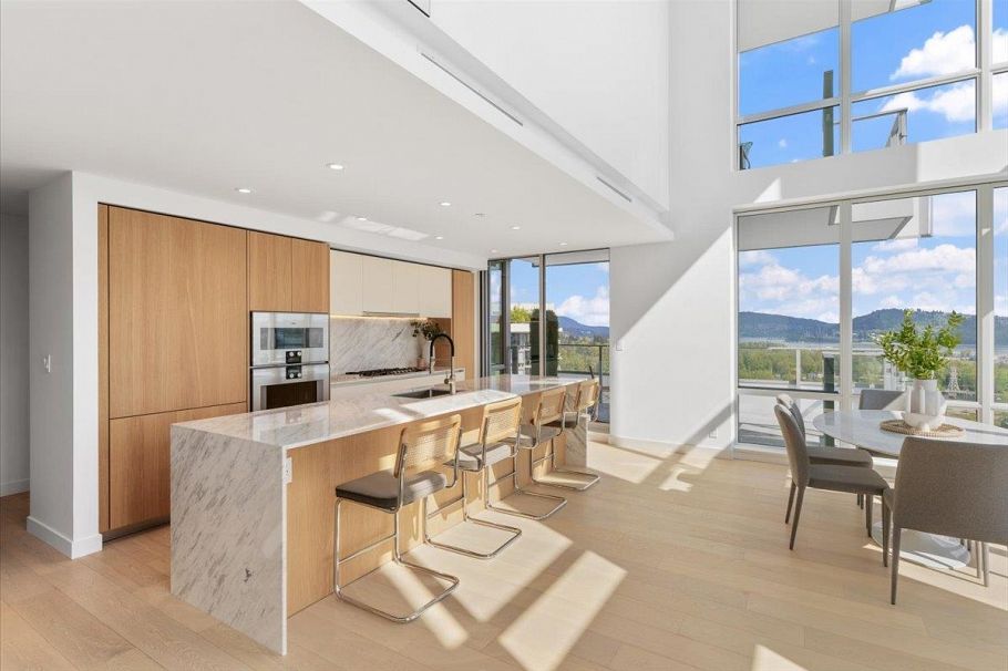 2404 1500 Fern Street North Vancouver, BC - 3