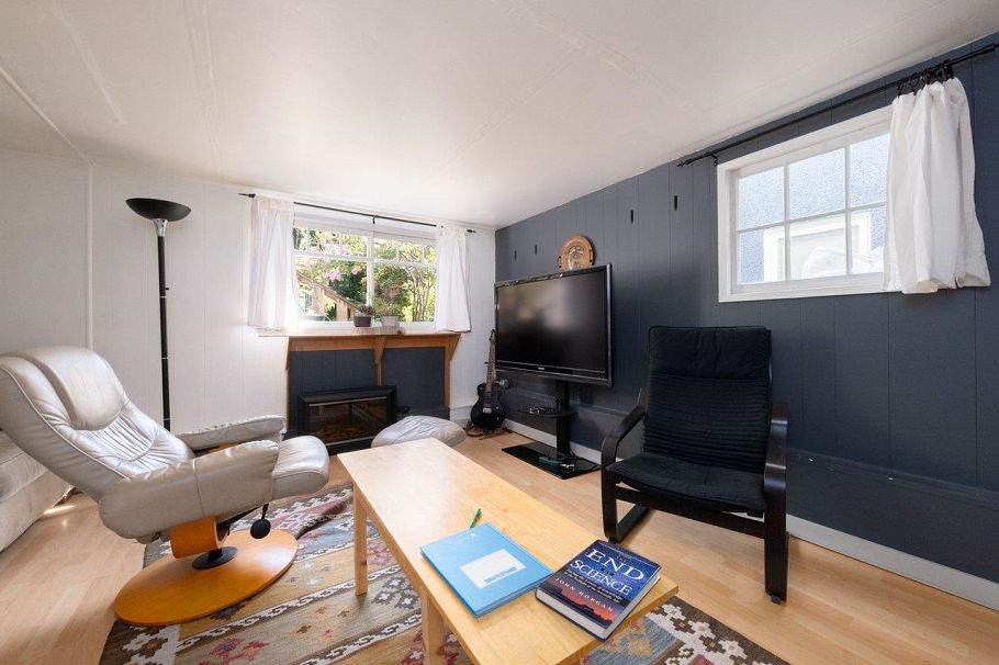 4579 W 11th Avenue Vancouver, BC - 8