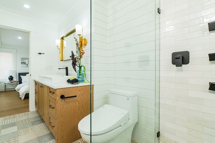 2045 E 51 Avenue Vancouver, BC - 18