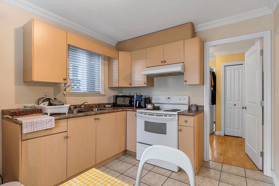 7531 Oak Street Vancouver, BC - 7