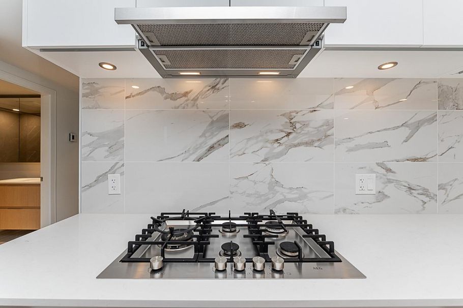 1202 1500 Fern Street North Vancouver, BC - 7