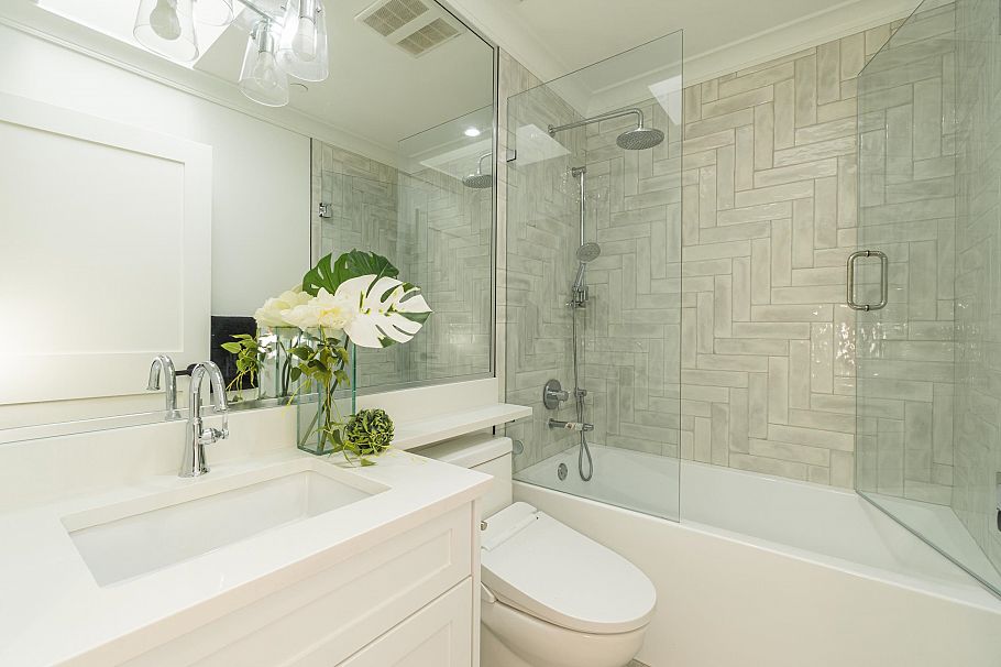 2045 E 51 Avenue Vancouver, BC - 21