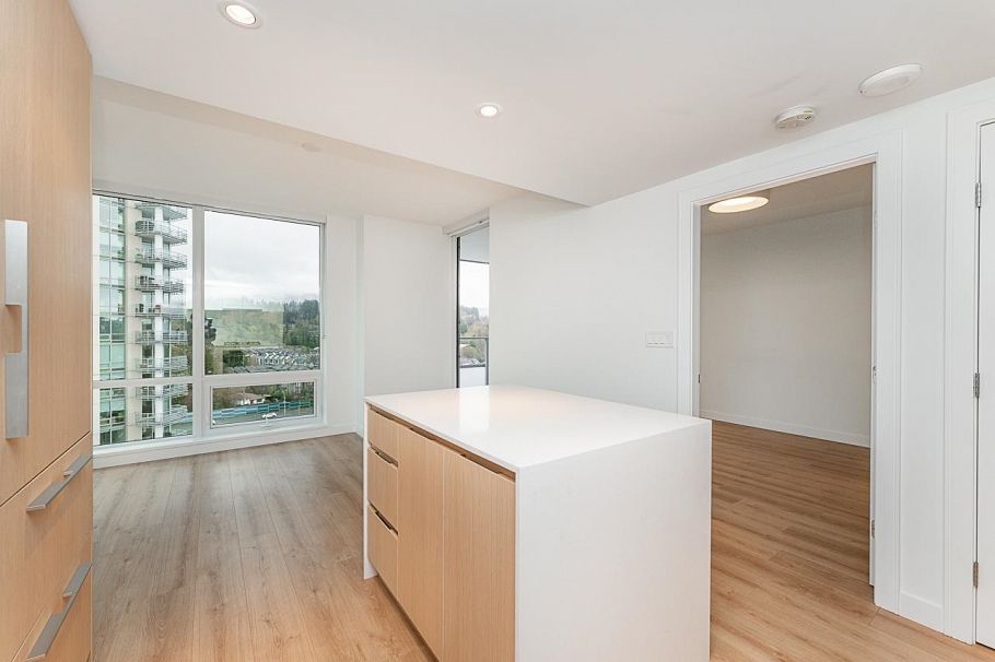 1202 1500 Fern Street North Vancouver, BC - 8