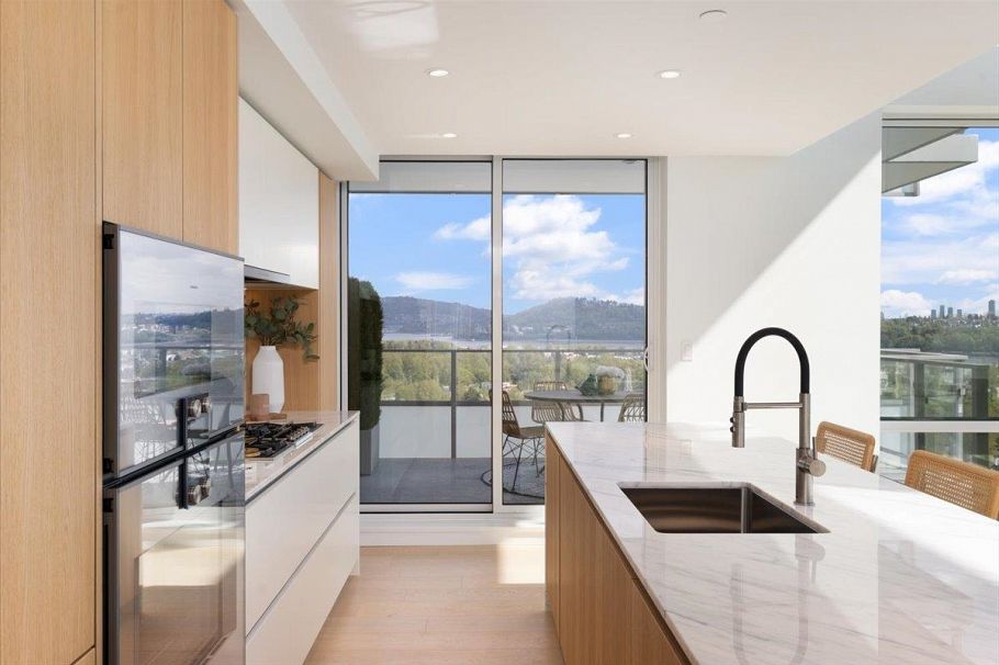 2404 1500 Fern Street North Vancouver, BC - 4