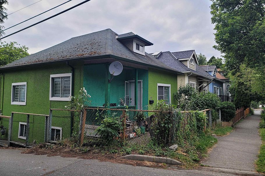 519 Salsbury Drive Vancouver, BC - 2