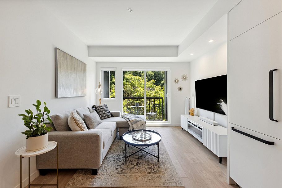 316 2520 Guelph Street Vancouver, BC - 1