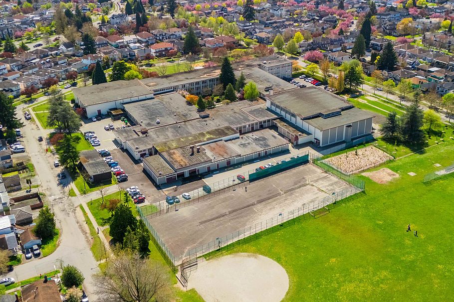 2045 E 51 Avenue Vancouver, BC - 30