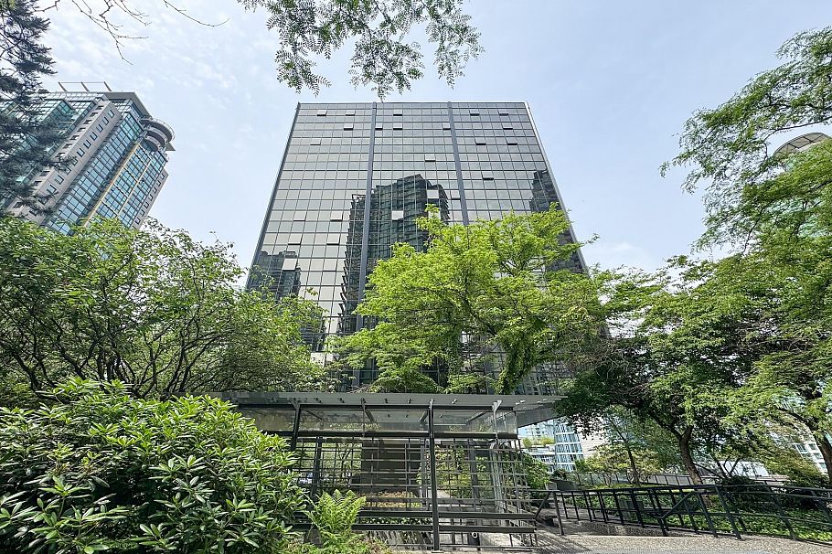 409 1333 W Georgia Street Vancouver, BC - 1