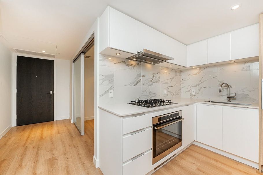 1202 1500 Fern Street North Vancouver, BC - 6