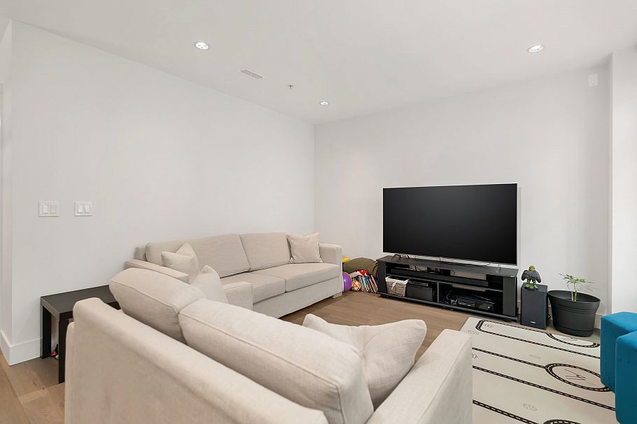 7619 Yukon Street Vancouver, BC - 7