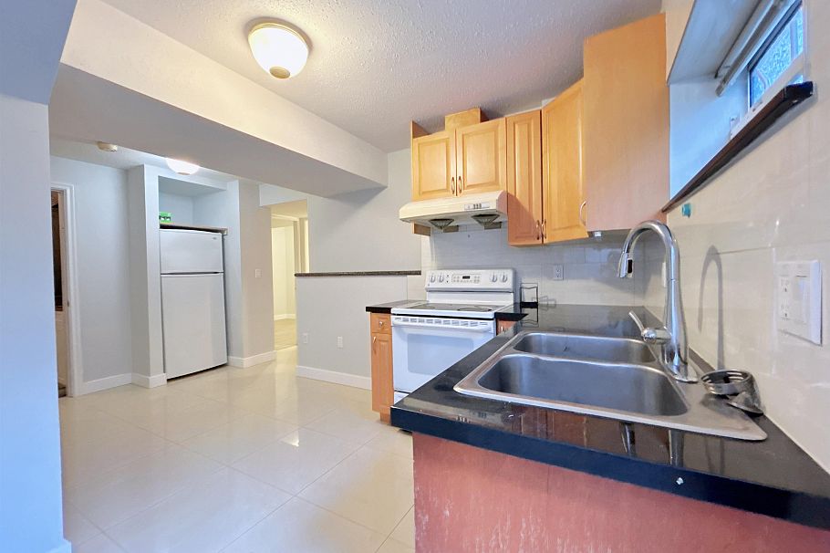 1611 E 57th Avenue Vancouver, BC - 16