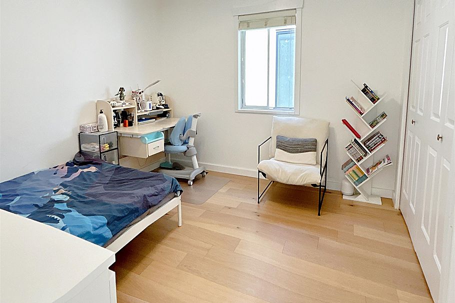 1611 E 57th Avenue Vancouver, BC - 11