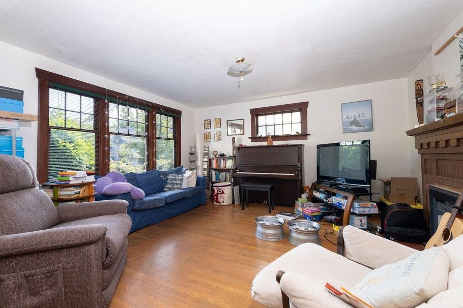 4579 W 11th Avenue Vancouver, BC - 5