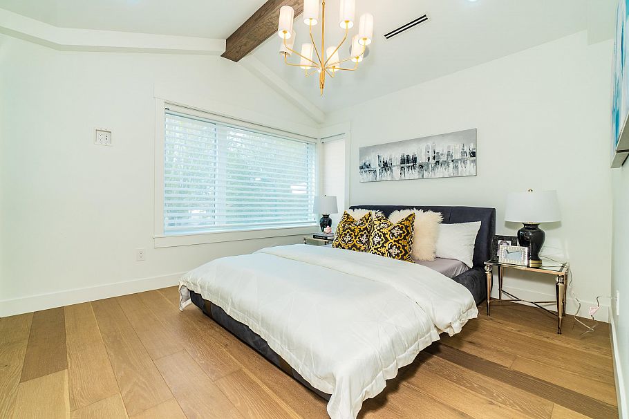 2045 E 51 Avenue Vancouver, BC - 14