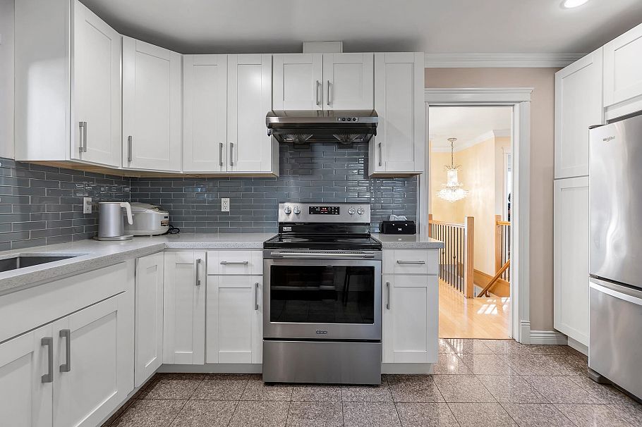 7531 Oak Street Vancouver, BC - 17