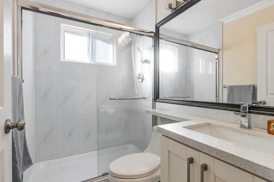 7531 Oak Street Vancouver, BC - 21