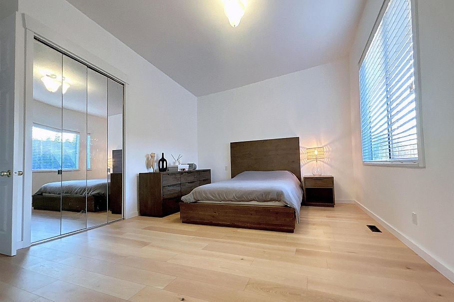 1611 E 57th Avenue Vancouver, BC - 6