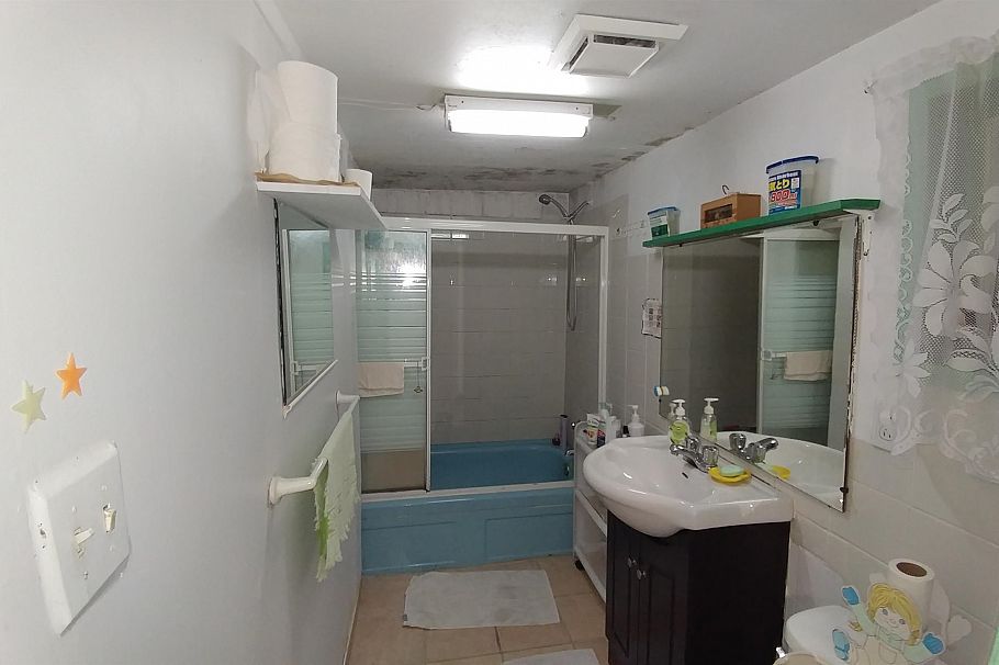 519 Salsbury Drive Vancouver, BC - 9