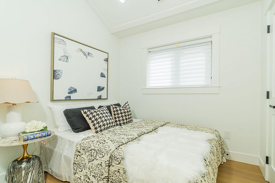 2045 E 51 Avenue Vancouver, BC - 19