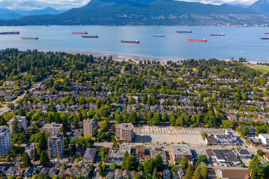 4579 W 11th Avenue Vancouver, BC - 25