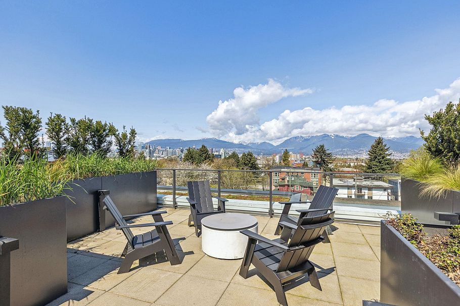 316 2520 Guelph Street Vancouver, BC - 23