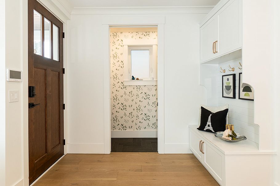 2045 E 51 Avenue Vancouver, BC - 3