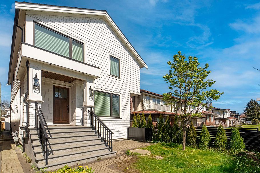 2045 E 51 Avenue Vancouver, BC - 24