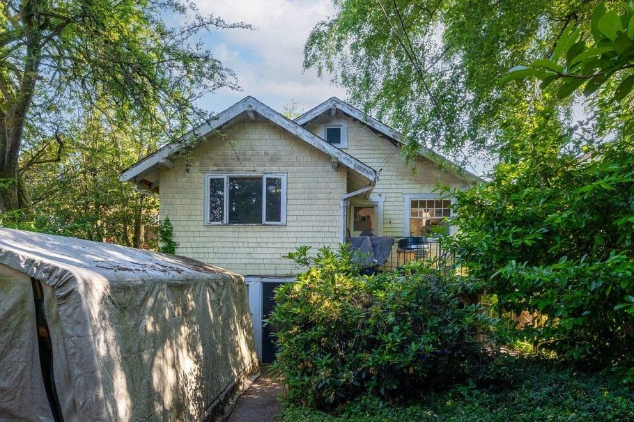 4579 W 11th Avenue Vancouver, BC - 15