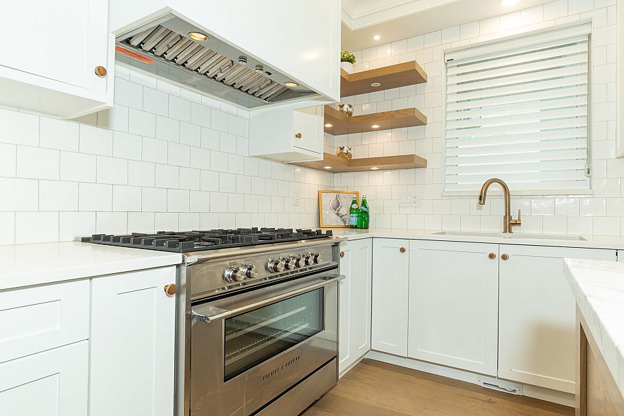 2045 E 51 Avenue Vancouver, BC - 8