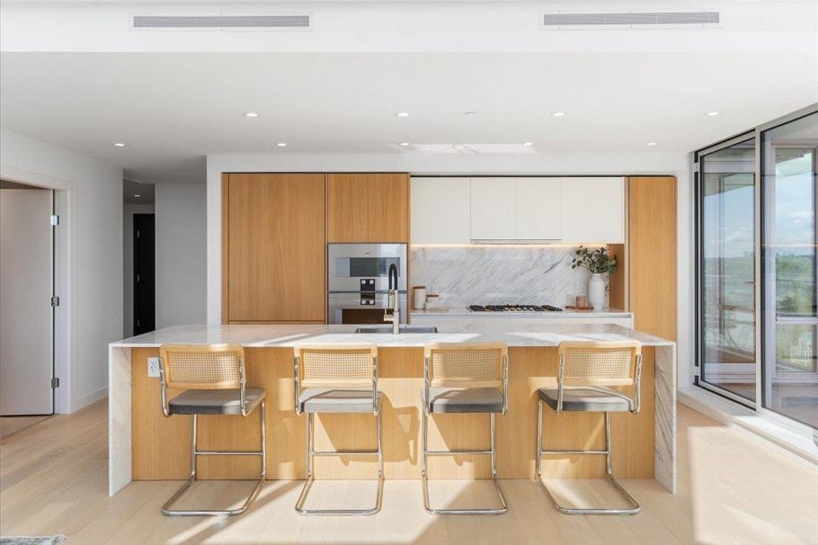 2404 1500 Fern Street North Vancouver, BC - 8