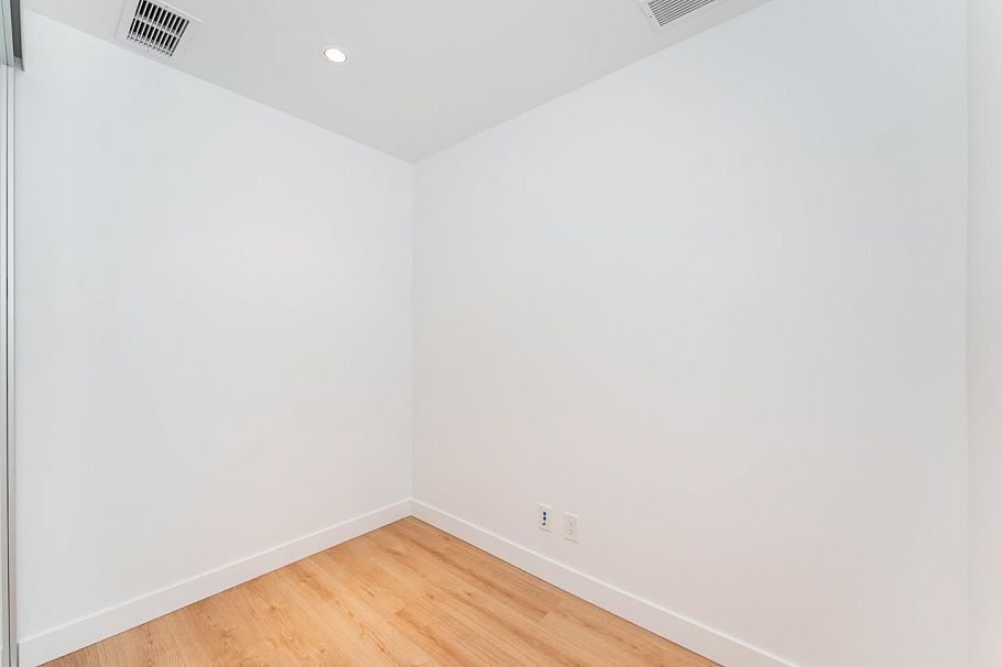 1202 1500 Fern Street North Vancouver, BC - 18