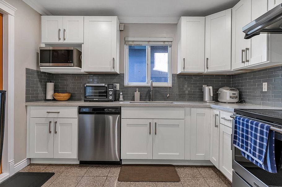 7531 Oak Street Vancouver, BC - 16