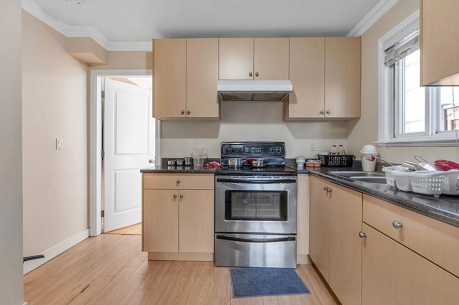 7531 Oak Street Vancouver, BC - 3