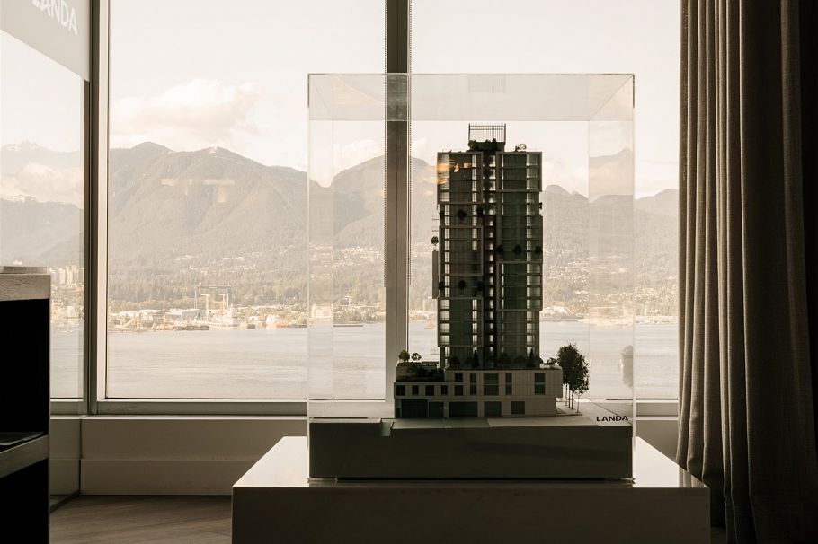 1403 1818 Alberni Street Vancouver, BC - 2