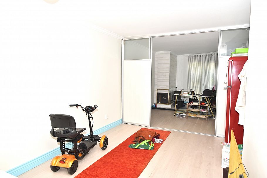 106 1510 Nelson Street Vancouver, BC - 2