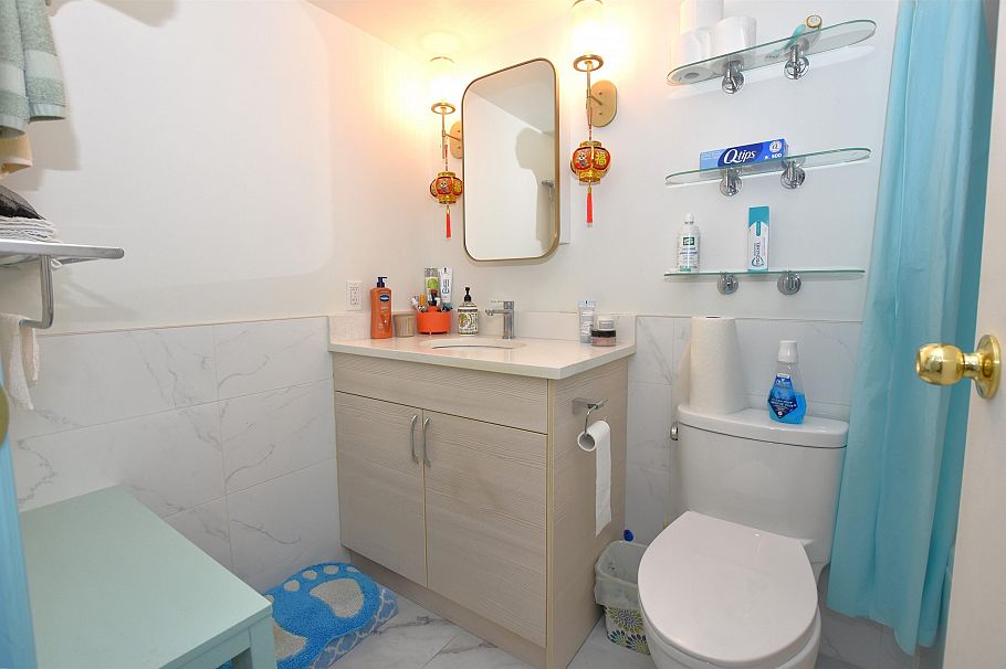 106 1510 Nelson Street Vancouver, BC - 9